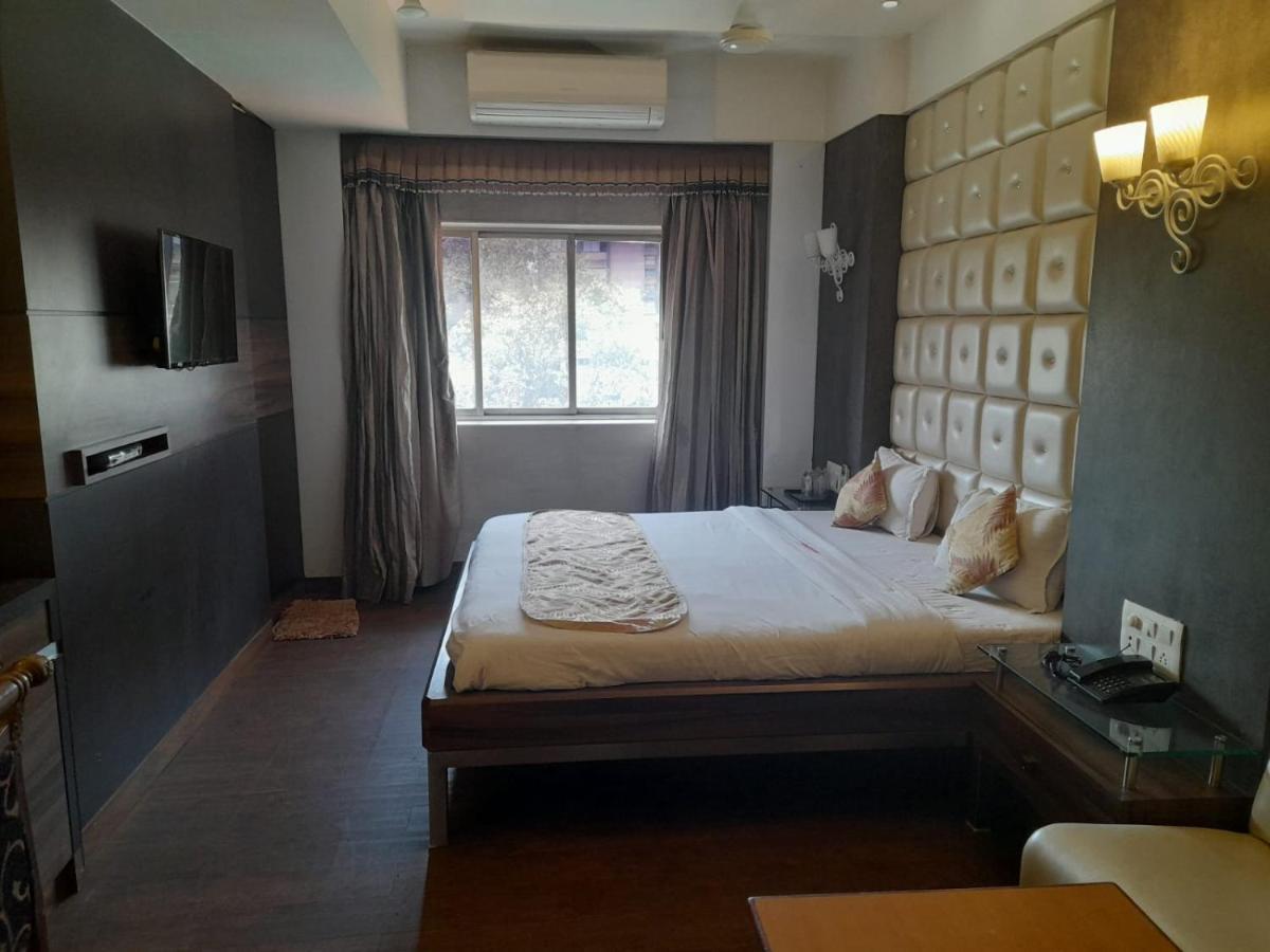 Hotel Mayur By Wb Inn Ulhasnagar Luaran gambar